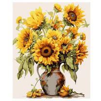 Букет подсолнухов в белой вазе