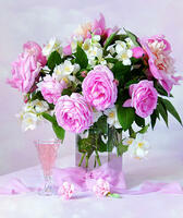 Без бренда «Нежный букетик с розами и настойка» в Комсомольске-на-Амуре в интернет-магазине Без бренда «Нежный букетик с розами и настойка» в Комсомольске-на-Амуре