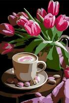 Букет розовых тюльпанов и капучино