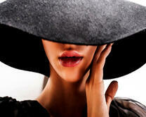 Без бренда «Дама в стильной шляпе» в Комсомольске-на-Амуре